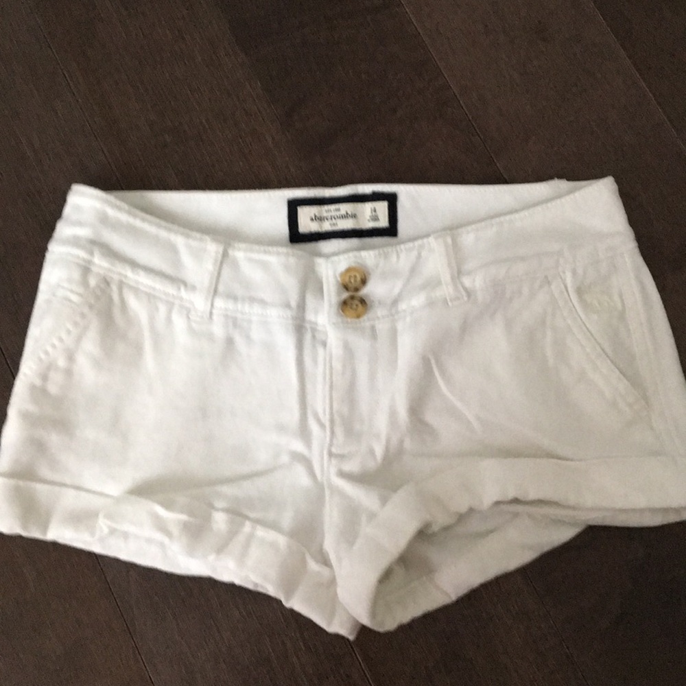 Abercrombie kids white shorts